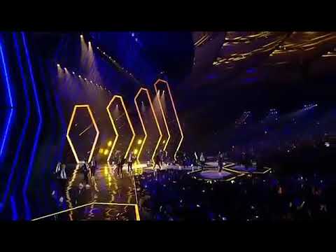 Boy William vs Via Valen