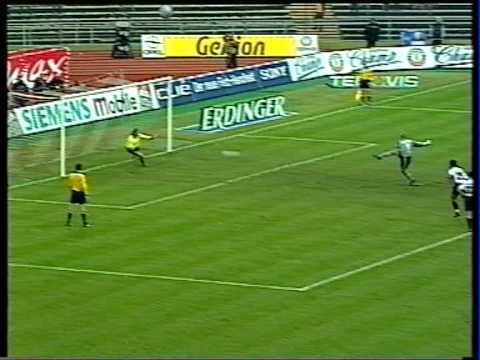 Oliver Kahn verschießt Elfmeter