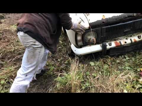 Garázsvideó 37. - Puttonyos IZS furgon mentése a susnyásból