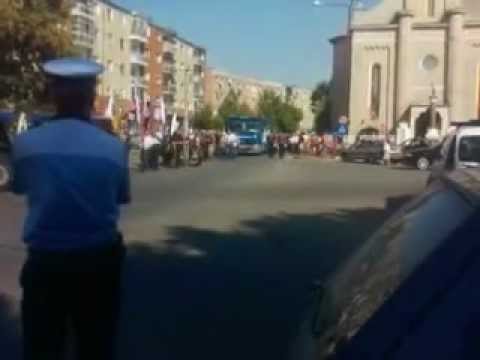 Dinutu (Stupli) condus pe ultimul drum de un cortegiu funerar impresionant.