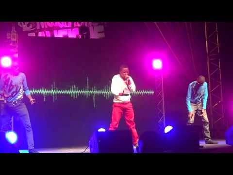 PRINCE KIALA KAKOU en concert à Gabon-expo