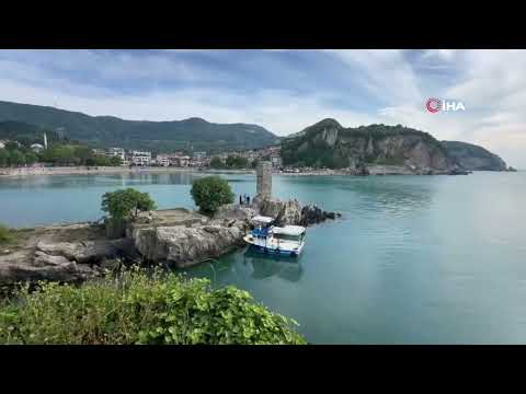 Amasra'da tarihi yapıları sprey boyayla boyadılar