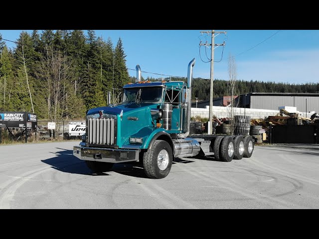 2021 Kenworth T800 Extended Day Cab Tri Drive X15 565HP 18 Spd D in Heavy Trucks in Grande Prairie