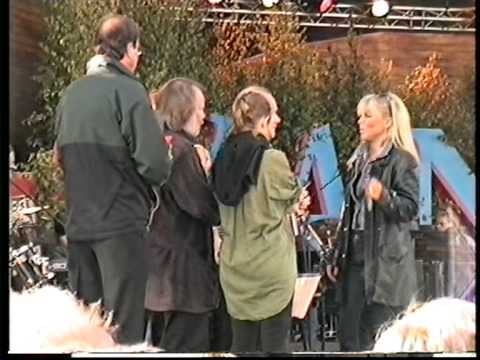 HELEN SJÖHOLM & JOSEFIN NILSSON - Part 2 - JAG VET VAD HAN VILL