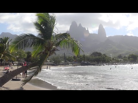 Cruising in French Polynesia aboard the ARANUI 5