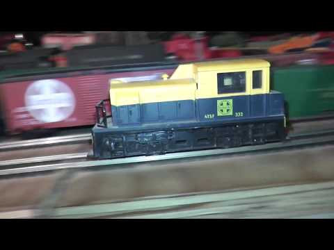 VIDEO INSIDE SANTA FE DIESEL SWITCHER LOCO ENGINE ATSF 332 YUGOSLAVIA GE-35 RSO
