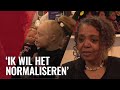 Pop met Downsyndroom te koop in speelgoedwinkel