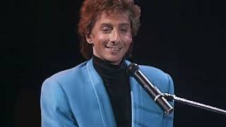 Barry Manilow - Sweet Life / It's a Long Way Up (1990 Live on Broadway)