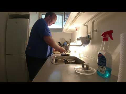 MongoTV_6736 - Min Morgenmad - RUGBRØD Med HØNSESALAT og OST