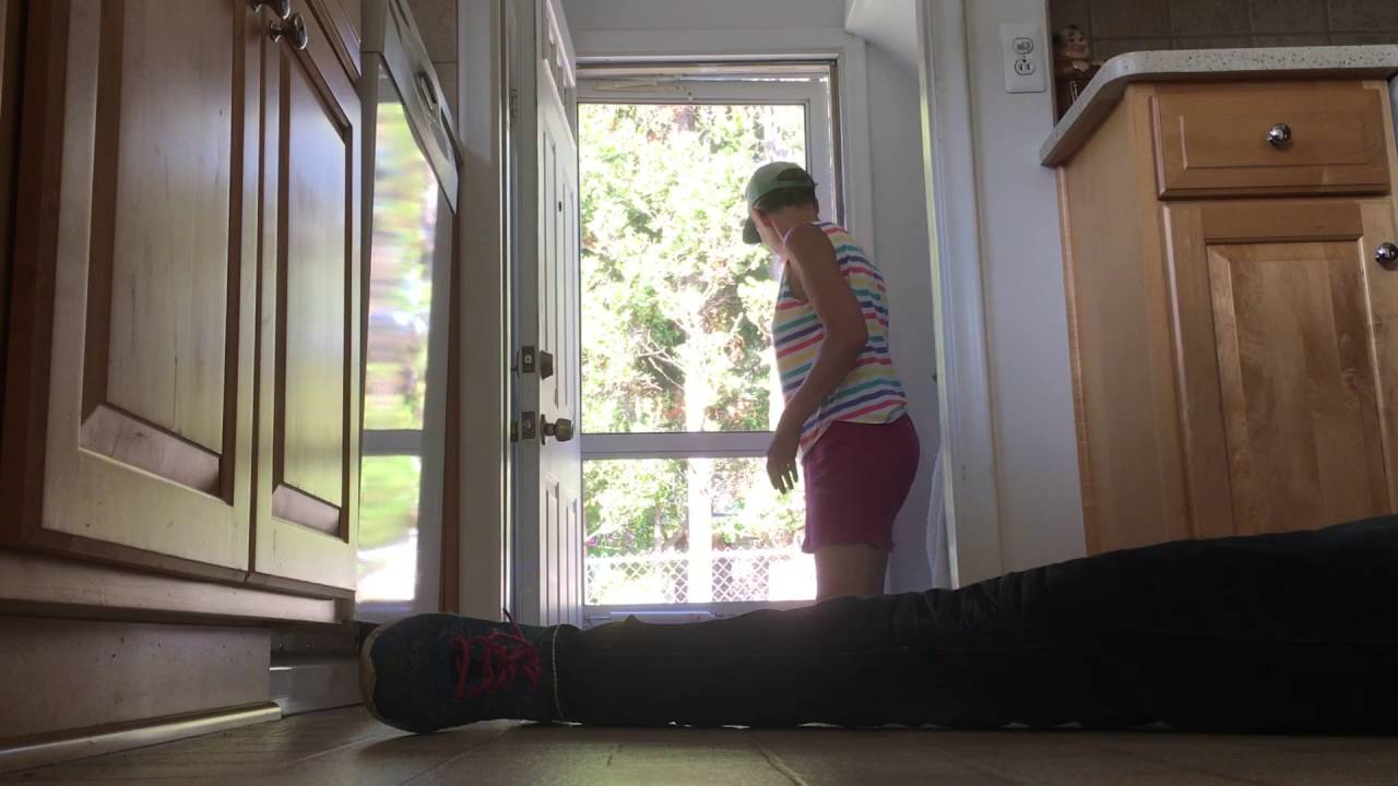 Dead Body Prank on my Mom