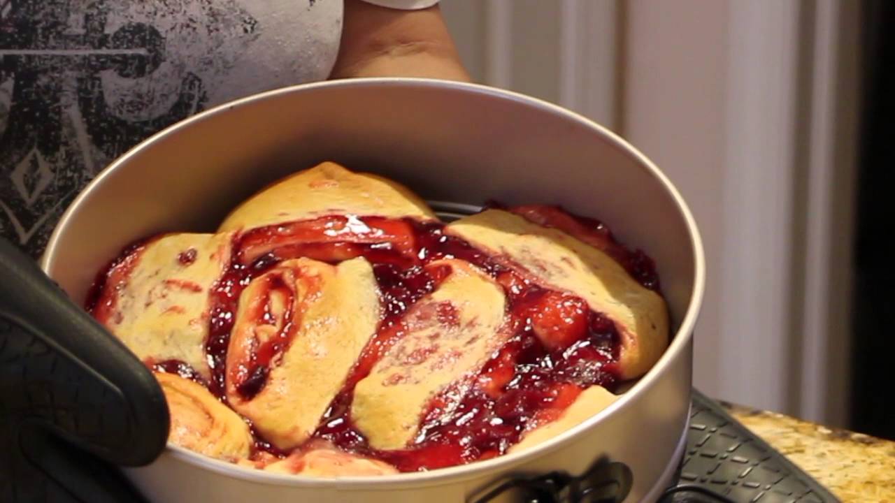 STRAWBERRY/ AWESOME STRAWBERRY CRESCENT ROLL UP RECIPE/ CHERYLS HOME COOKING/ EPISODE 418