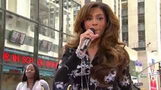 Beyonce - Irreplaceable (Performance @ Today Show 2006)