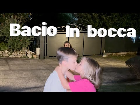 Nico the Maranza kisses Naty on the mouth