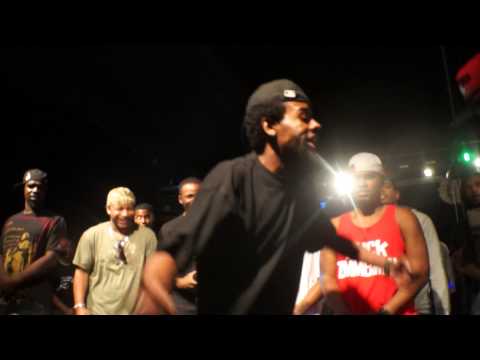 BluRay Blade vs BeachBoy