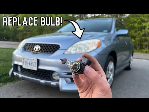How to replace headlight bulb on a Toyota Matrix
