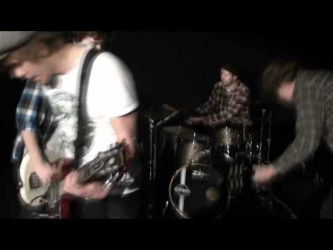 The Addicted Labrats - Rotten Paradise (VIDEO)