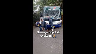 Download lagu Bus surya putra mengalami laka tunggal😱 mp3