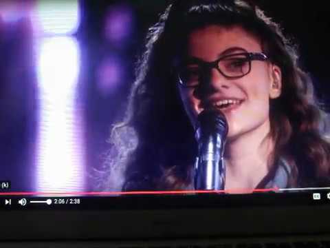 Sophie Pecora Performs original "Happy in LA"