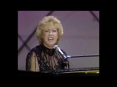 1984 Portugal: Maria Guinot - Silence (Silêncio e tanta gente - English)