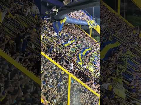 "La 12 - Boca Juniors vs San Lorenzo en La Bombonera" Barra: La 12 &bull; Club: Boca Juniors &bull; País: Argentina