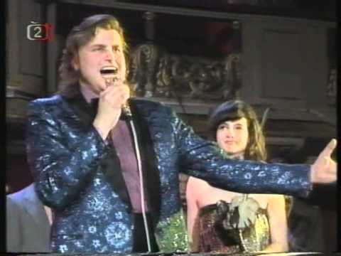 Karel Gott Revival - Je jaká je