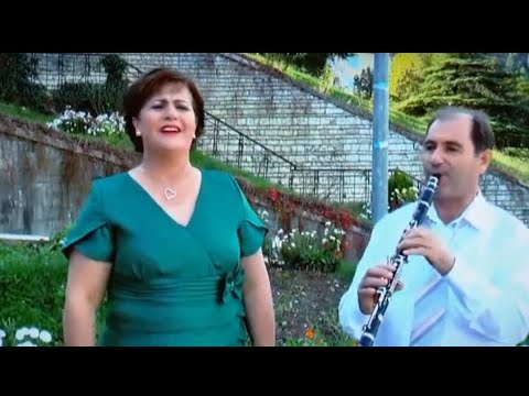 - "O BANDILL TE PACA SA MALET" Donika Pecallari-(Permet, Leskovik) --Klarinete, Ligor Pecollari!.