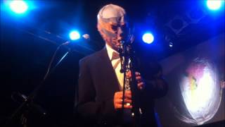 T U X E D O M O O N - Hugging The Earth