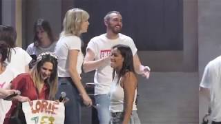 ENFOIRES 2019 01 28- Un câlin ça console -Ch.Willem A.Bent