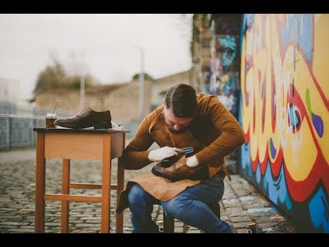 Who is Simon Bourne - 'The Shoe Guy'