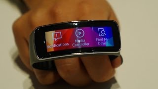 Samsung Gear Fit (Black) - відео 1