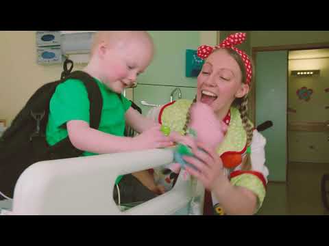 Giggle Doctor visits for children in hospital