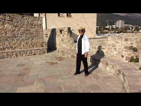 ÁLL A KIS HAJÓ TŰRI ANTAL ÉNEKEL.