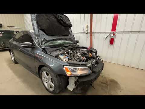 FOR SALE - 22F0585 - 2011 VOLKSWAGEN JETTA - 2.0L ENGINE