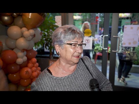 Një kafe shqiptare në Toronto - një qendër e vogël komunitare. Një tjetër organizim nga Edlira Çini.