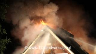 preview picture of video 'Grote brand verwoest feestboerderij de Breyenburg in Ledeacker'