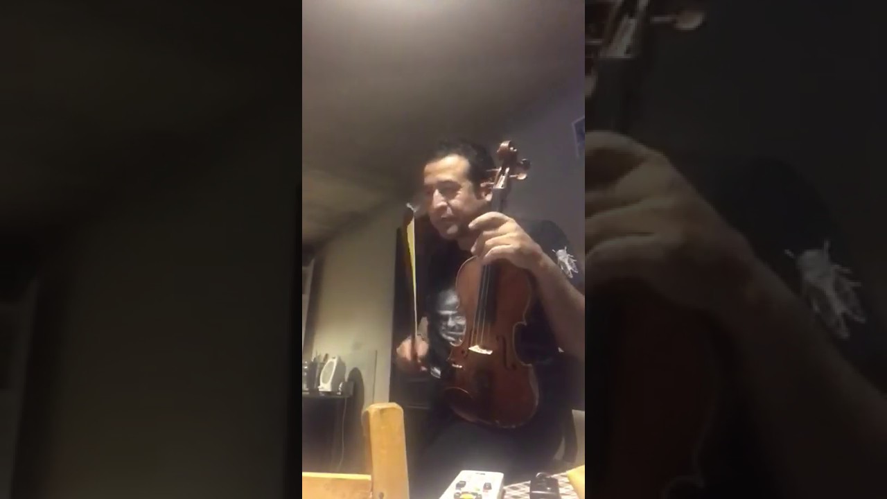 Nestor  Garnica ensaya "Piano enamorado" de Marcelo Perea