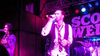 Scott Weiland & The Wildabouts, The Way She Moves