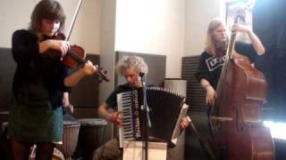 Moddi: Krokstav-emne accoustic @ Big Dipper Oslo May 29 2010