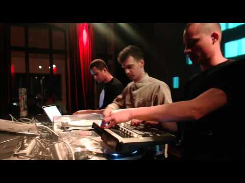 Up High Collective @ Tangram Records X-mas, STUKcafe, Leuven (21-12-2013)