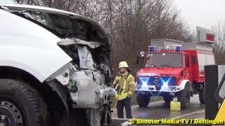 preview picture of video '[Totalschaden] Auto kracht gegen LKW - Fahrerin schwer verletzt - [FEUERWEHR DETTINGEN IM EINSATZ]'