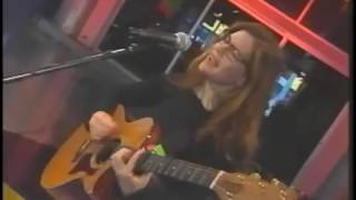 Lisa Loeb Performs "Waiting for Wednesday" on Musique Plus Canada 1996