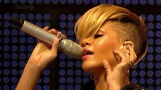 Rihanna - Te Amo - Live at BBC Radio 1&#39;s Big Weekend