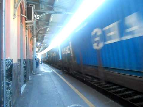 FS E655.220 Treno Merci container in transito a Rapallo.AVI