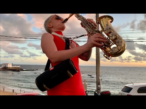 Joko Magic Live Saxophone ‚Blow your Mind‘ by Chris Brown and Davido in Brazil, Salvador