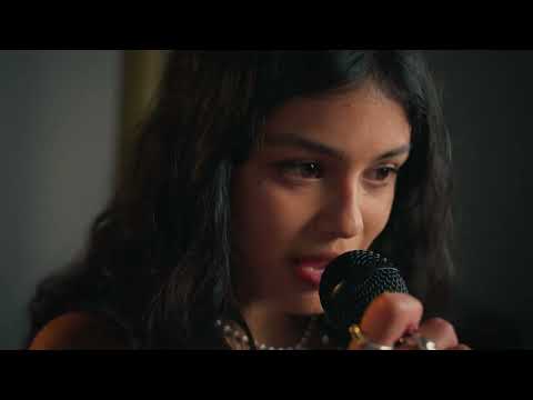 Honeyglaze - Don't (Live)