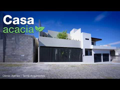 Casa Acacia: Luz Natural y Árbol Protagonista | Obras Ajenas | Terna Arquitectos