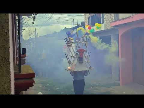 Quema de Torito pirotécnico en honor a Santo Domingo de Guzman en xenacoj Sacatepéquez 04-08-26