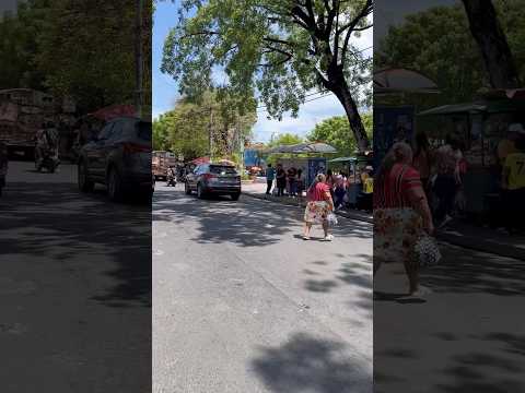 Aquí Íbamos pasando por el parque Guzmán en San Miguel