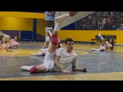 Meira PERFORMANCE, “sentadona Luísa sonza” “ Anitta envolver” e mais… Cândido de Abreu