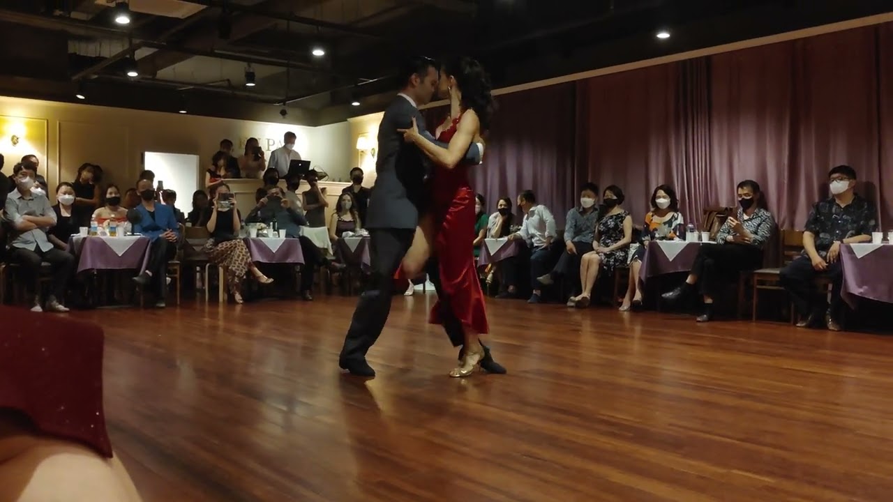 Video thumbnail for [Forever Tango - Milongueando En El '40] Miguel Calvo & Pelin Ercan